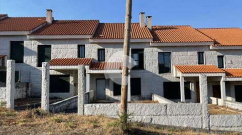 Foto 2 de Casa adosada en venta en Curros Enriquez, Celanova, Ourense