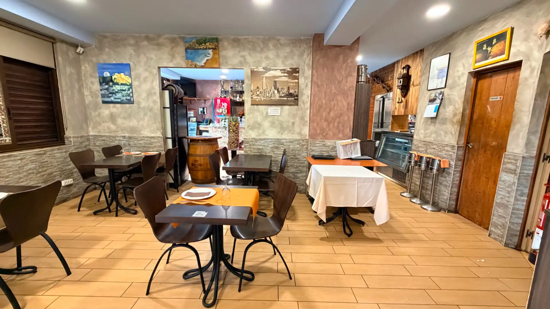 Venta Restaurante en Nou Barris, Barcelona, imatge 2