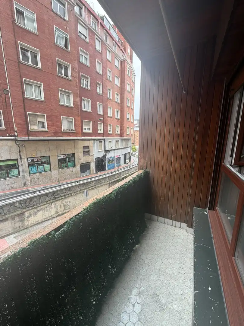 Piso con terraza en venta en Pablo Picasso Kalea, imagen 3