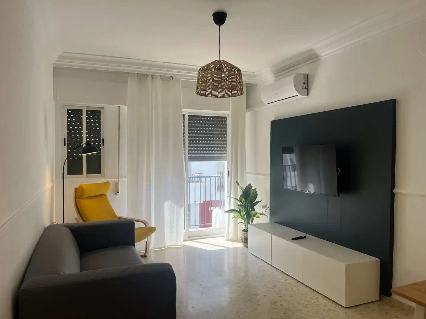 Sala de estar de Piso de alquiler en Salobreña con Aire acondicionado, Terraza y Amueblado