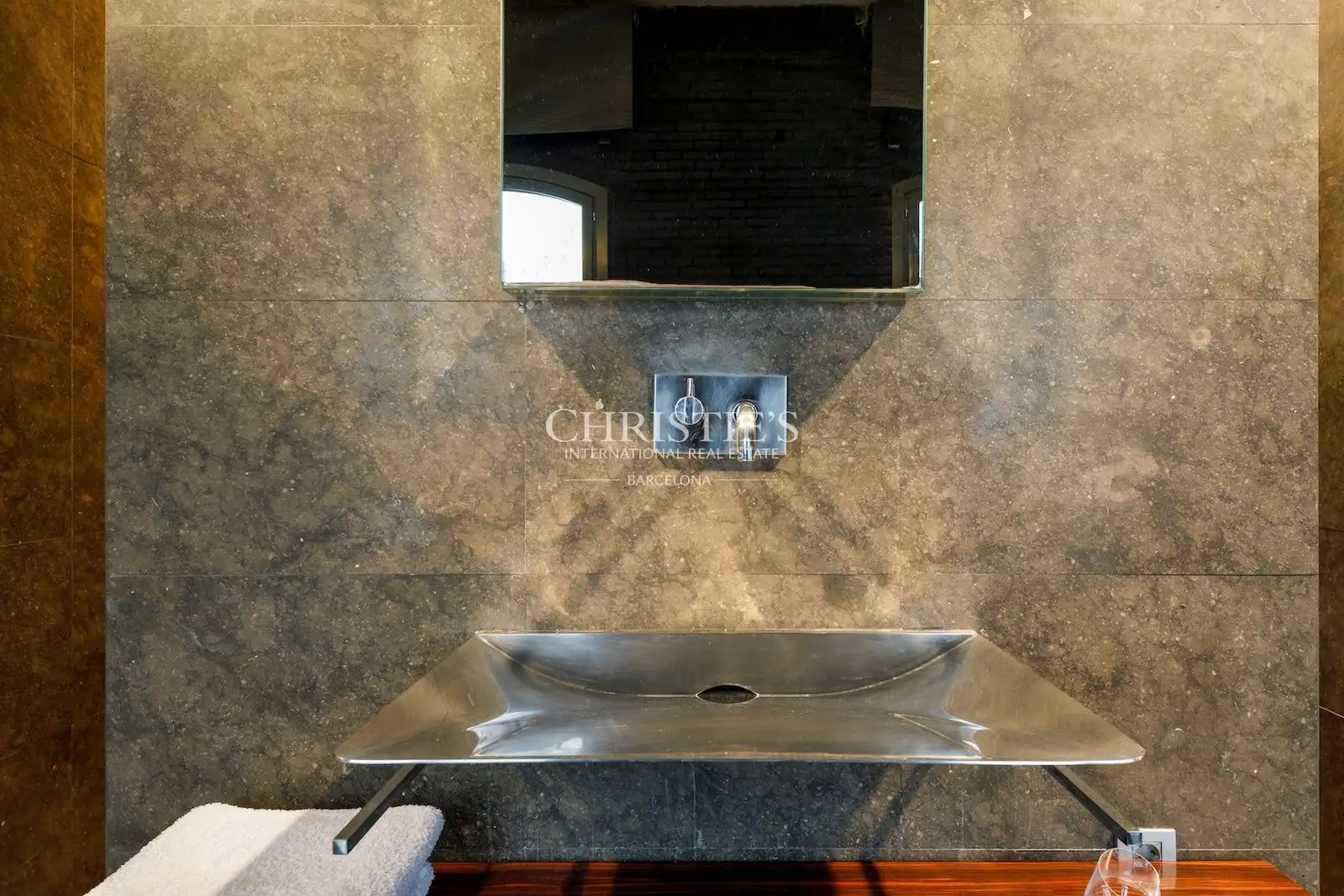 Badezimmer von Dachboden zur Miete in Eixample