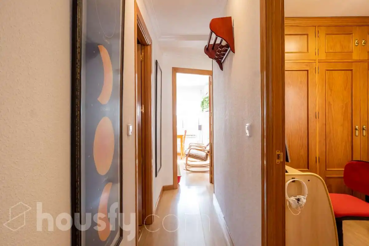 Flat for rent in Madrid  with Air Conditioner, Heating and Furnished