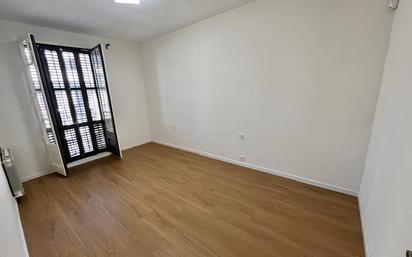 Bedroom of Flat for sale in  Barcelona Capital  with Air Conditioner and Balcony