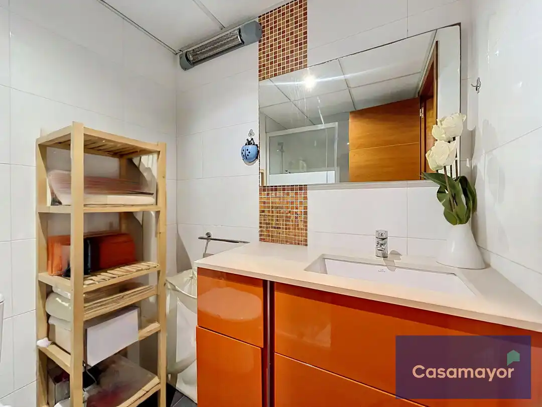 Baño de Piso en venta en Alicante / Alacant con Aire acondicionado, Calefacción y Trastero