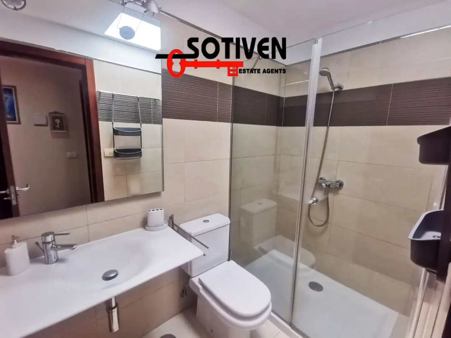 Badezimmer von Dachboden zum Verkauf in Adeje mit Terrasse und Möbliert