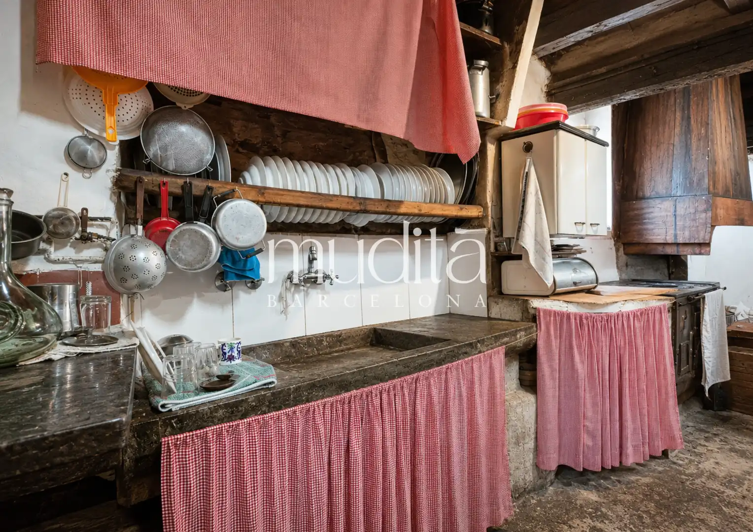 Cuina de Finca rústica en venda en Guardiola de Berguedà amb Calefacció i Terrassa