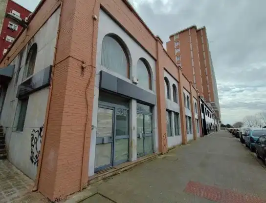 Local comercial en venta en Los Castros, imagen 2