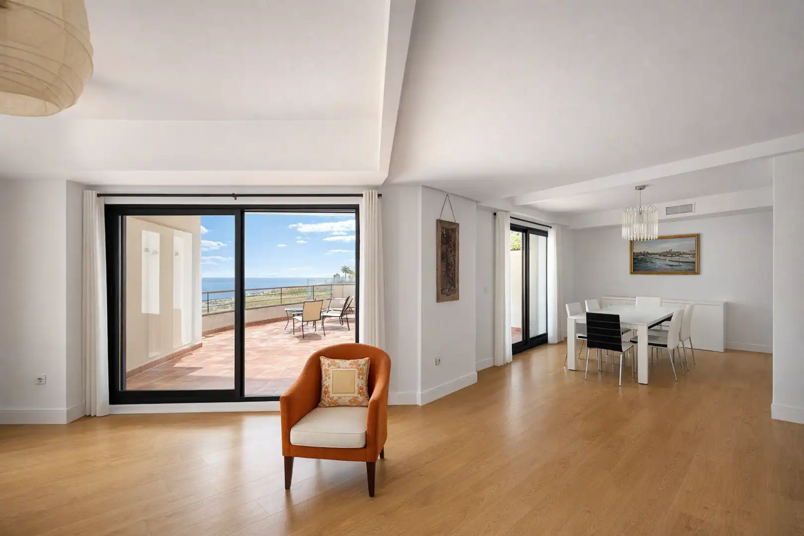 Sala d'estar de Planta baixa en venda en Casares amb Aire condicionat, Terrassa i Moblat
