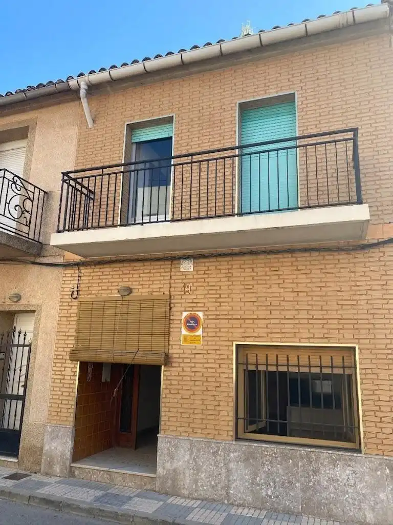 Casa amb terrassa en venda a Guadassuar