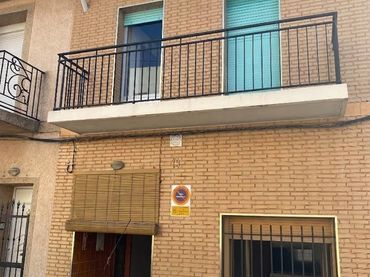 Casa con balcón en venta en Guadassuar