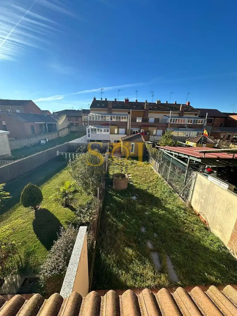 Casa adosada en venta en Hospital de Órbigo con Calefacción, Jardín privado y Parquet