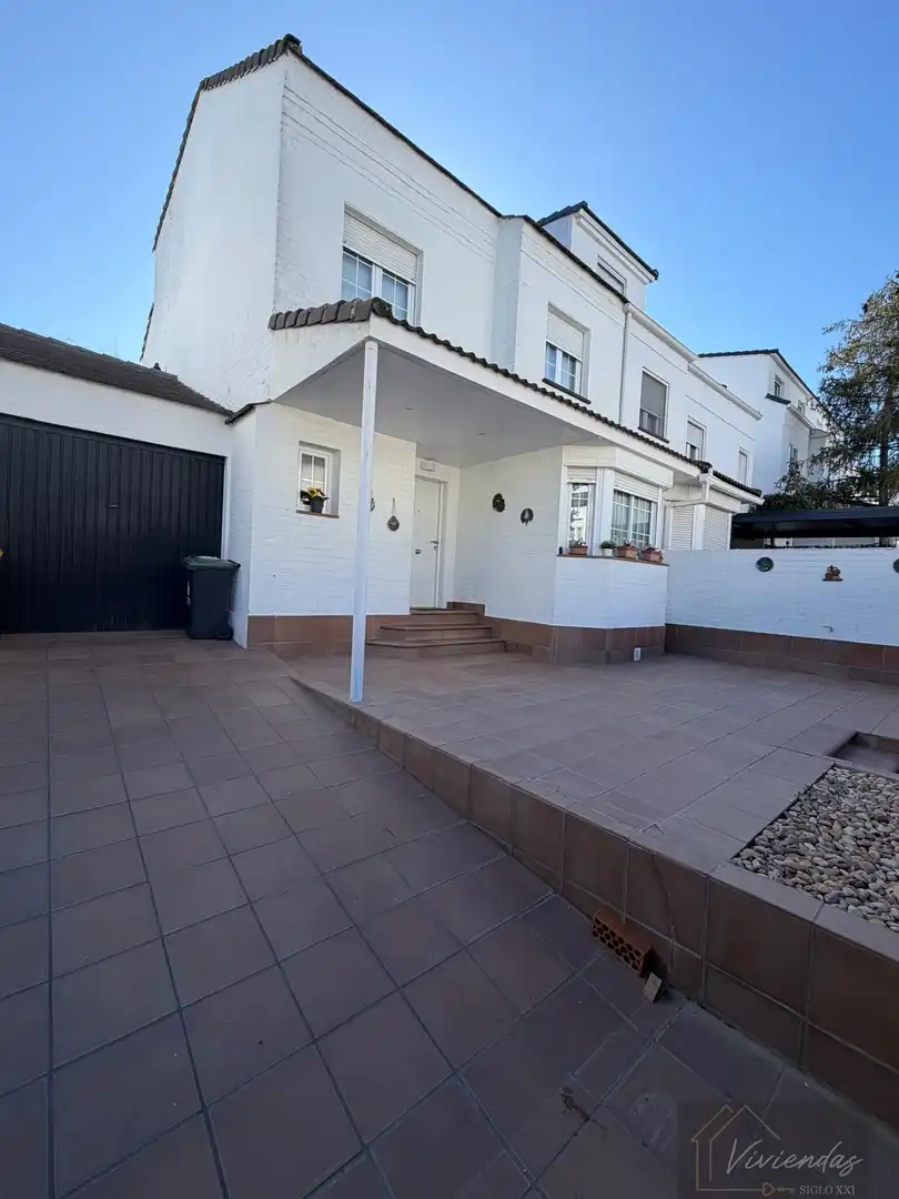Vista exterior de Casa o chalet en venta en Boadilla del Monte con Aire acondicionado, Calefacción y Terraza
