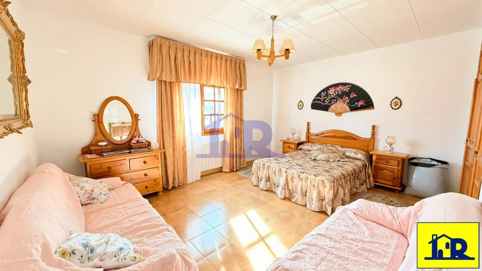 Habitación de Casa o chalet en venta en Fuentes con Calefacción, Terraza y Trastero