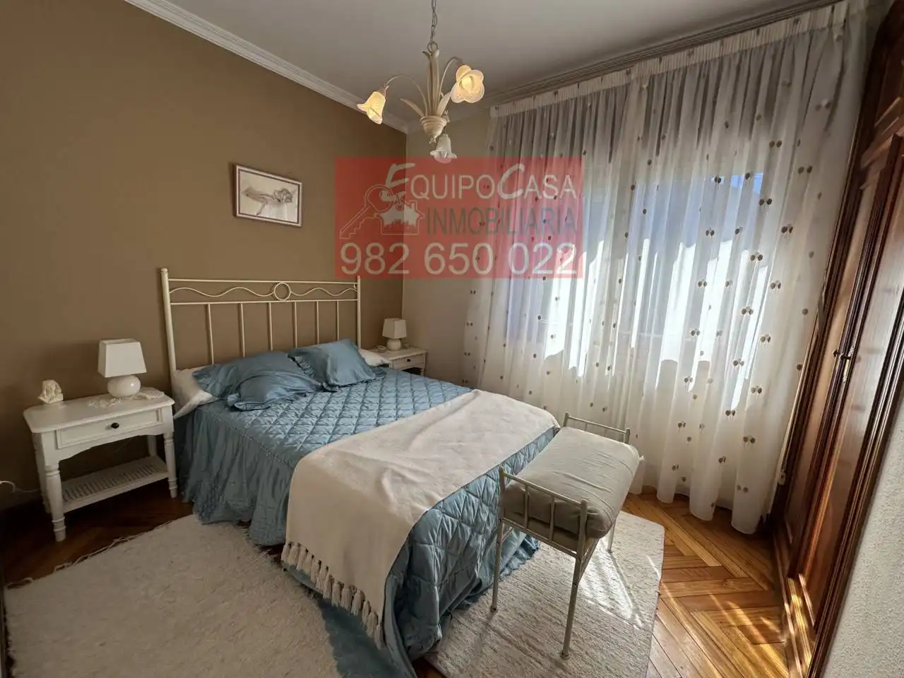 Dormitori de Casa o xalet en venda en Lugo amb Calefacció, Jardí privat i Parquet