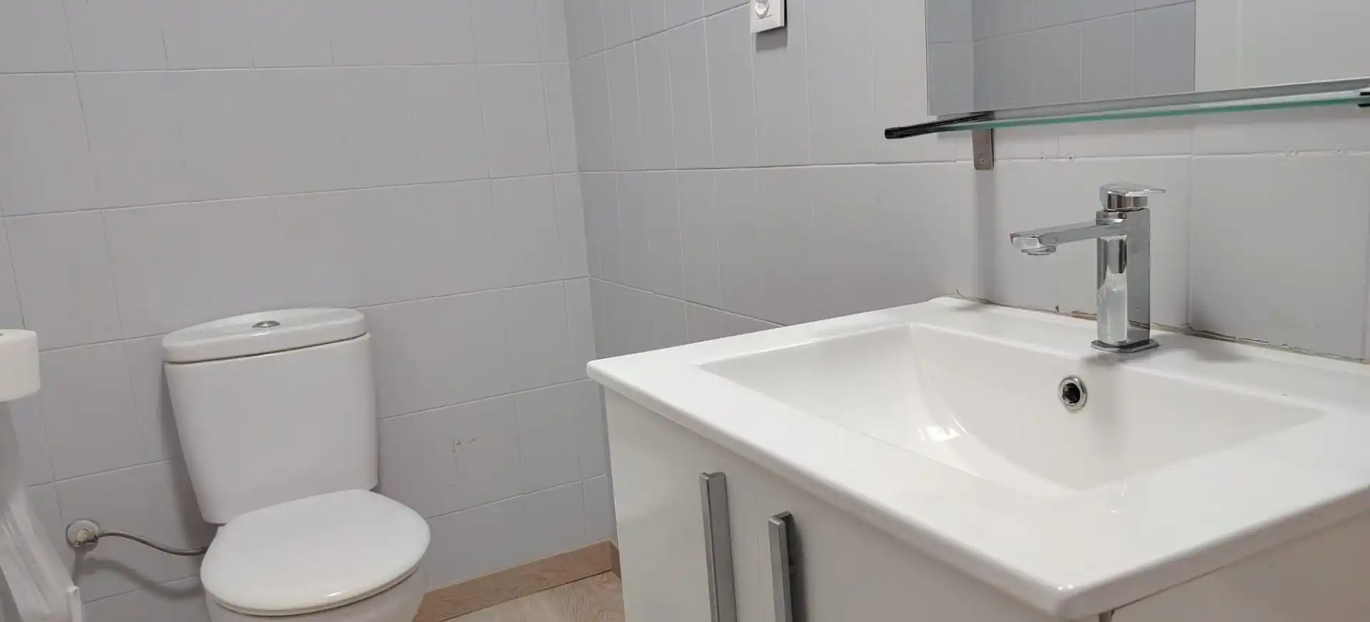 Bathroom of Houses for sale in Navarrés