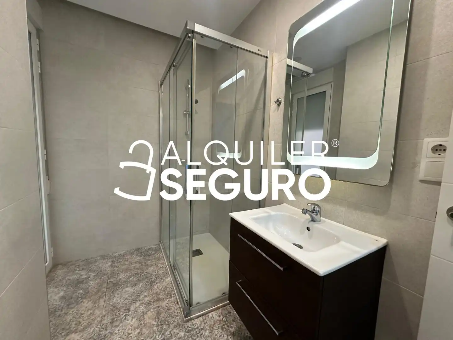 Baño de Piso de alquiler en Valencia con Aire acondicionado y Amueblado