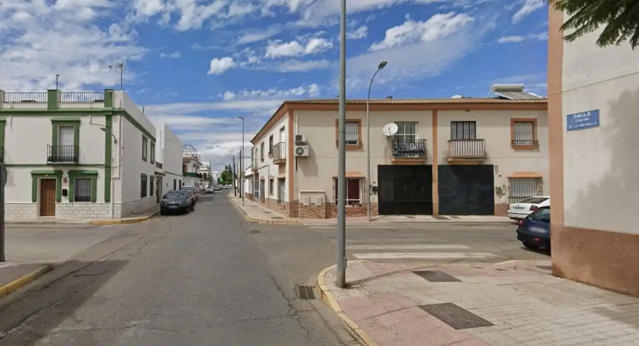 Adossat en venda a Brenes