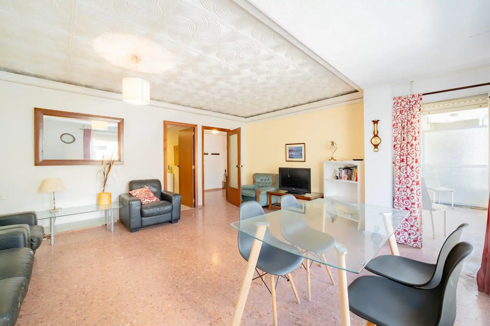 Sala d'estar de Pis en venda en Oliva amb Balcó