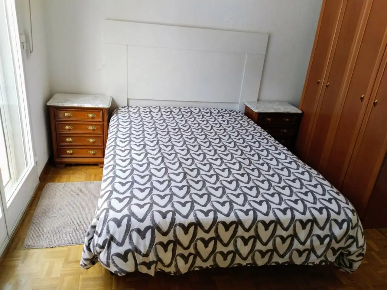 Schlafzimmer von Wohnungen zur Miete in Burgos mit Heizung, Parkett und Terrasse
