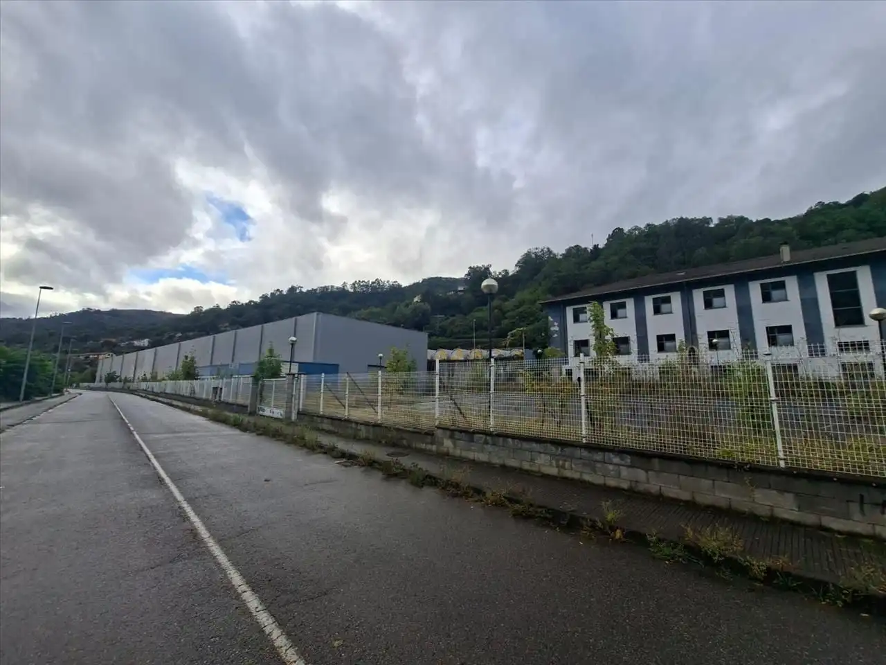 Nau industrial en venda a Cuadriella,La, 401, Zona Rural