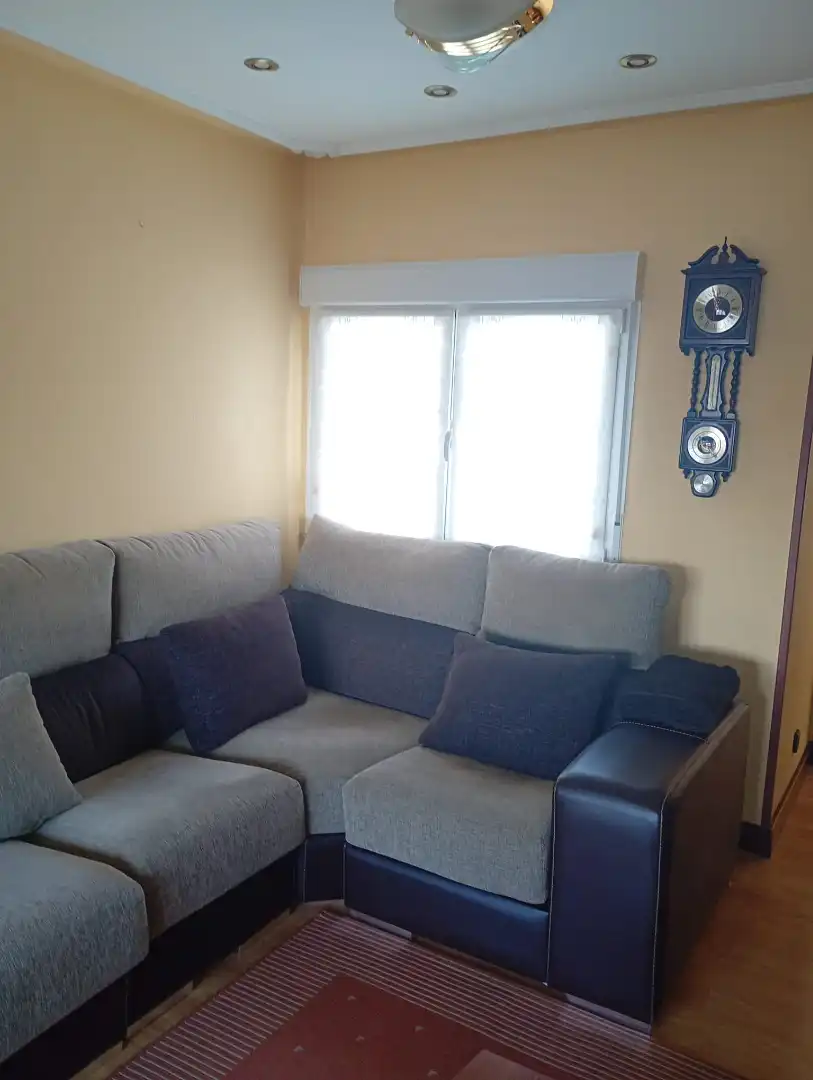 Living room of Flat for sale in Gijón   with Parquet flooring, Furnished and Oven