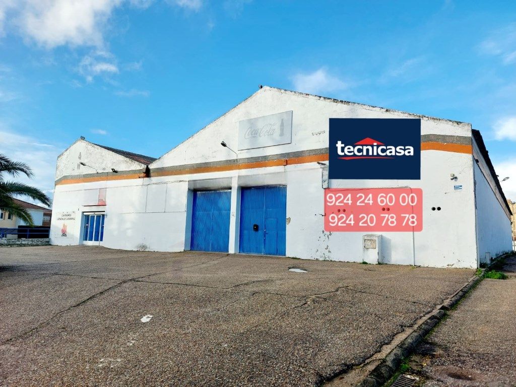 Vista exterior de Nau industrial en venda en Badajoz Capital