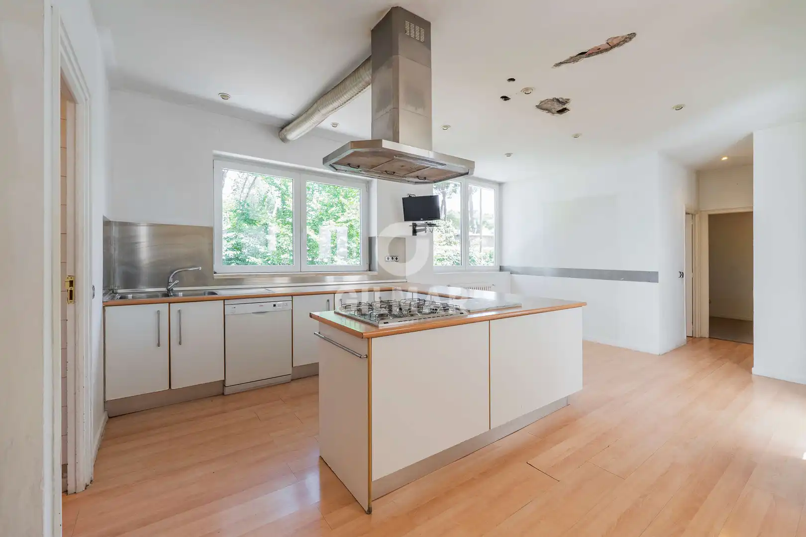 Cocina de Casa o chalet en venta en Pozuelo de Alarcón con Calefacción, Jardín privado y Piscina