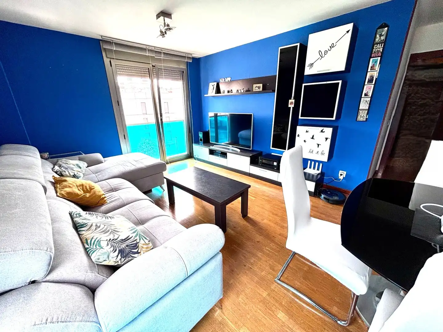 Living room of Flat for sale in Gijón   with Heating, Private garden and Parquet flooring