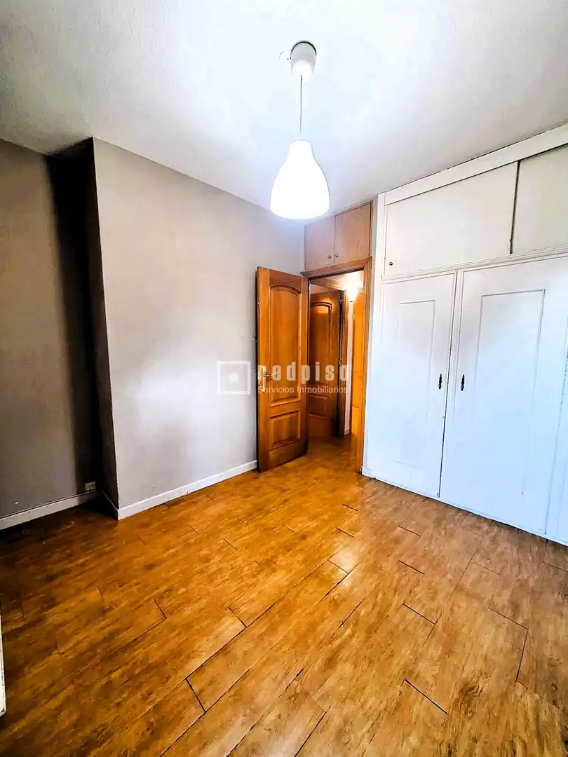 Dormitori de Pis en venda en Madrid amb Calefacció, Parquet i Terrassa