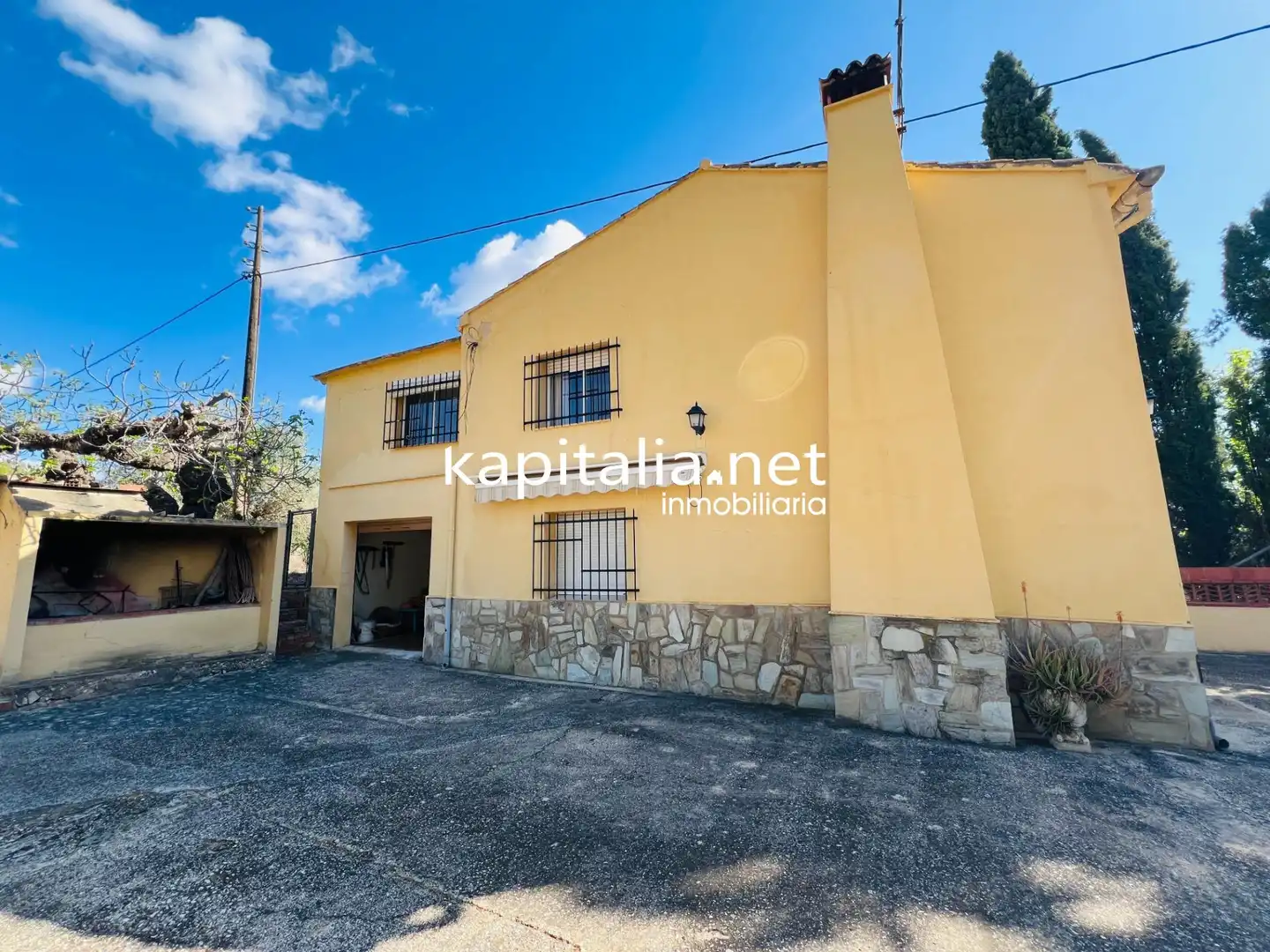 Exterior view of Houses for sale in Ontinyent  with Private garden and Swimming Pool