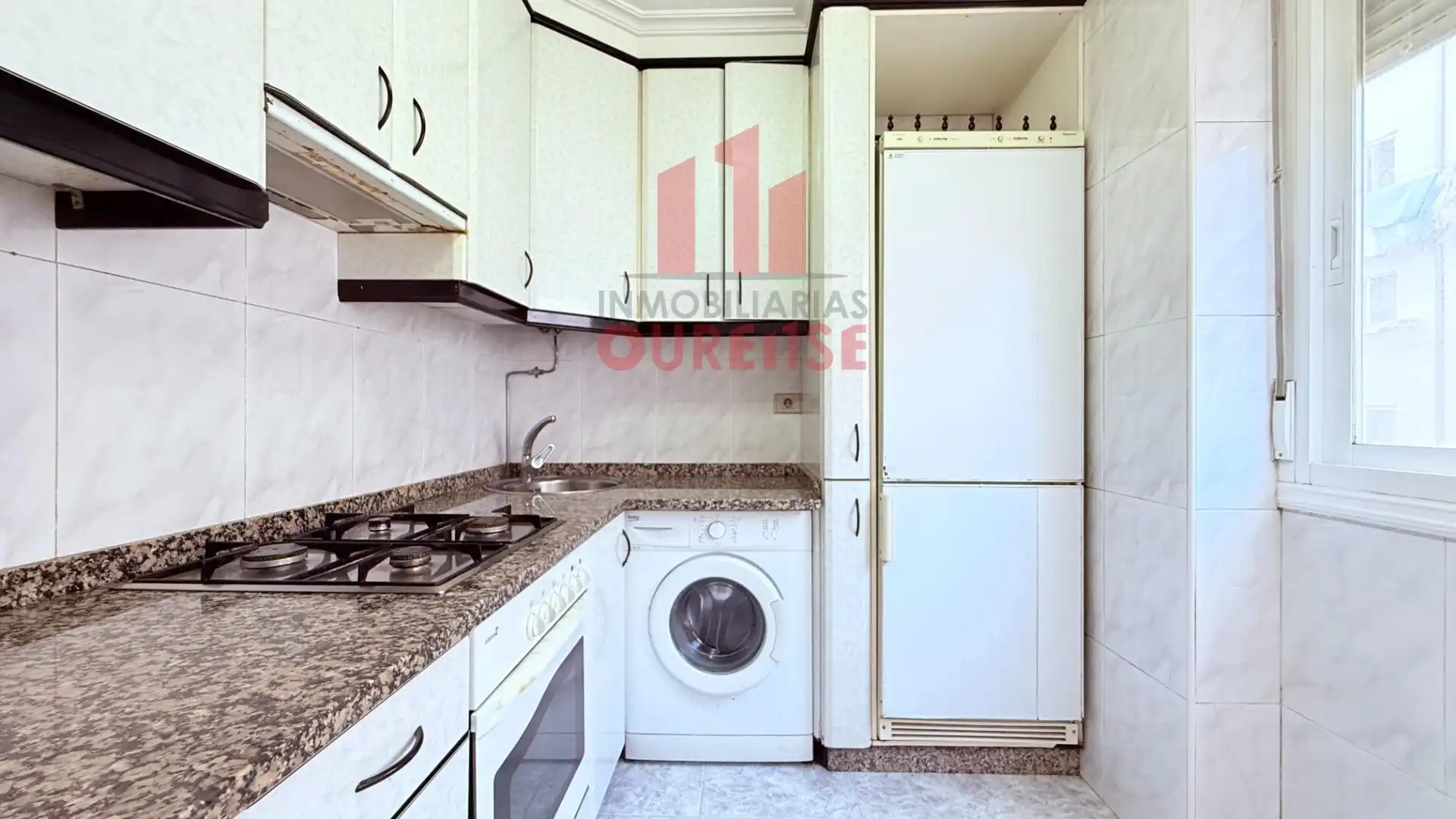 Kitchen of Flat for rent in Ourense Capital   with Heating