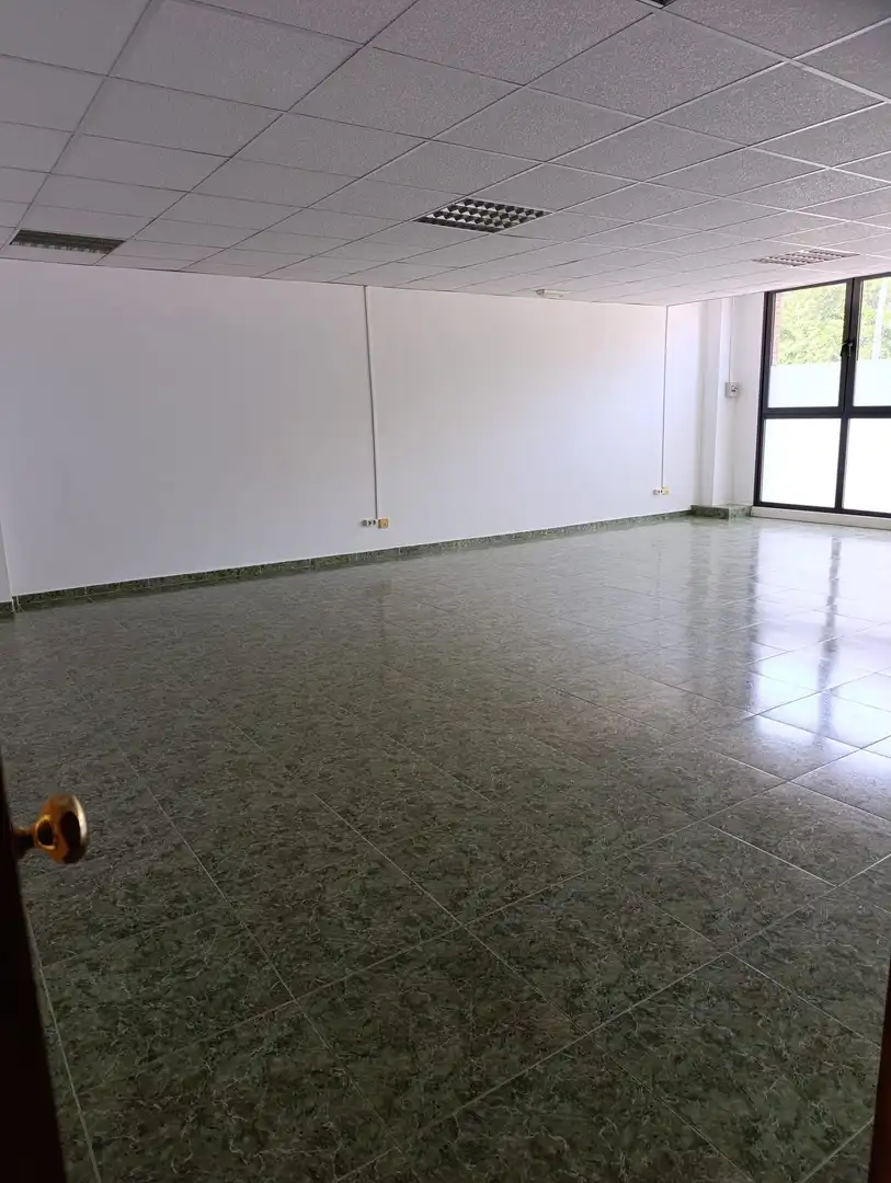Business premises to rent in Vallirana, imagen 5