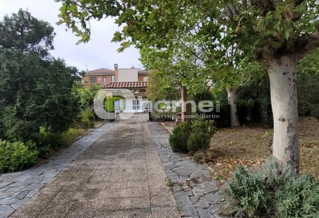 Xalet amb piscina en venda a Camino del Perdigon