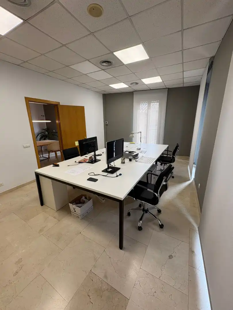 Oficina de alquiler en Avinguda de Sant Francesc, 4, Centre - Barri Vell