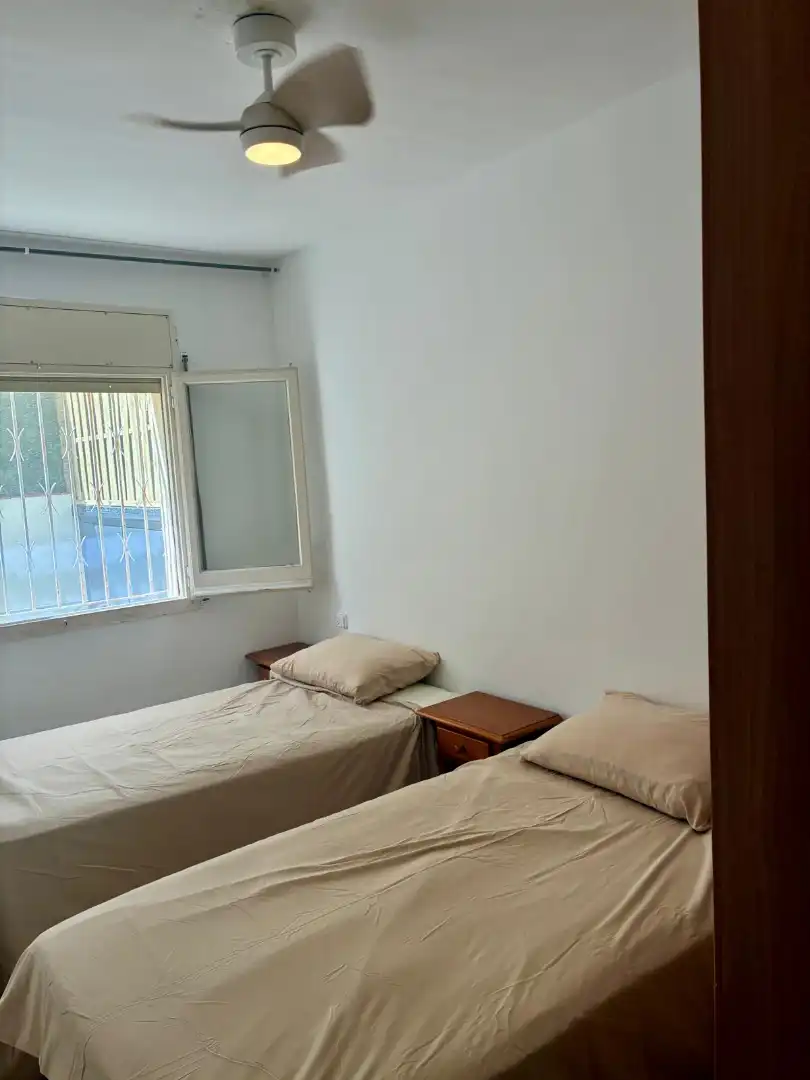 Habitación de Apartamento de alquiler en Calafell con Jardín privado, Amueblado y Horno