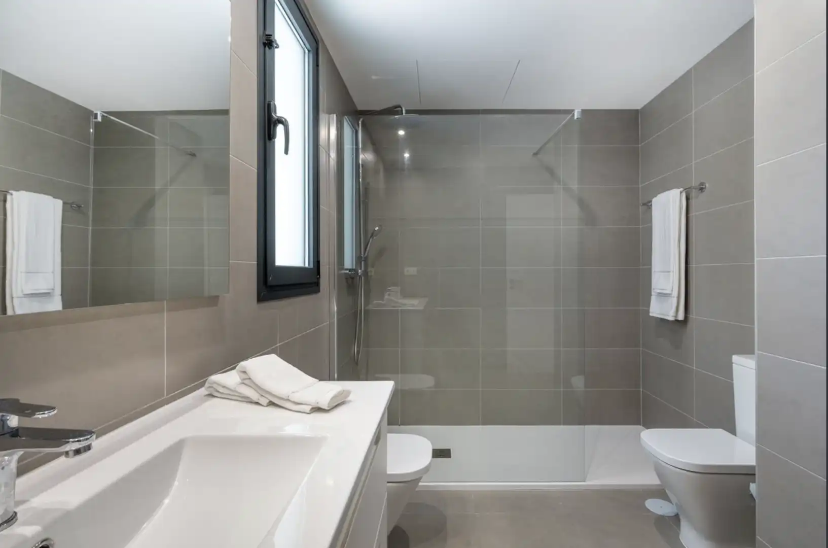 Baño de Apartamento de alquiler en Marbella con Aire acondicionado, Terraza y Amueblado
