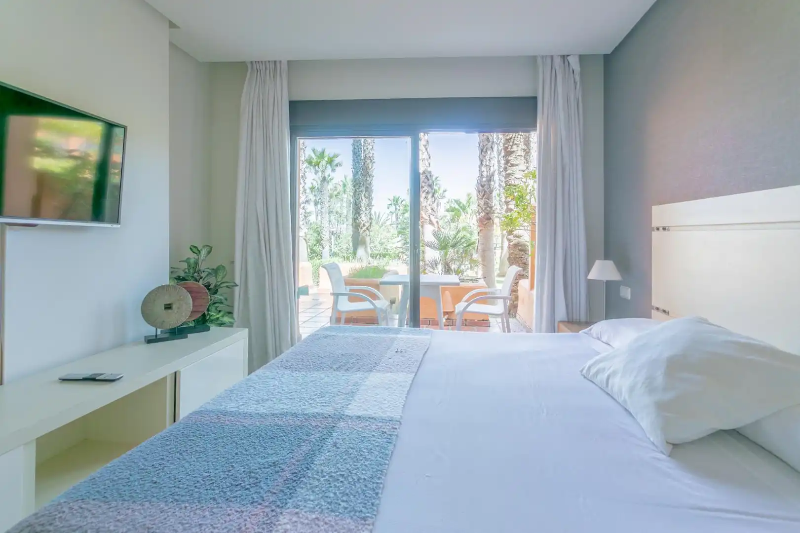 Dormitori de Apartament en venda en Chiclana de la Frontera amb Jardí privat i Piscina comunitària