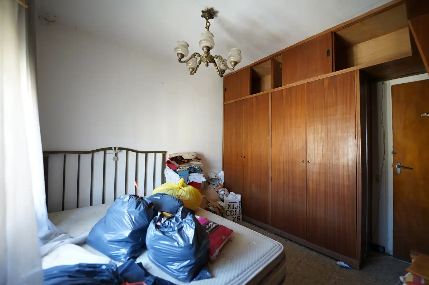Bedroom of Flat for sale in Barcelona