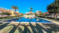 Piscina de Dúplex en venda en La Manga del Mar Menor amb Aire condicionat, Terrassa i Piscina comunitària