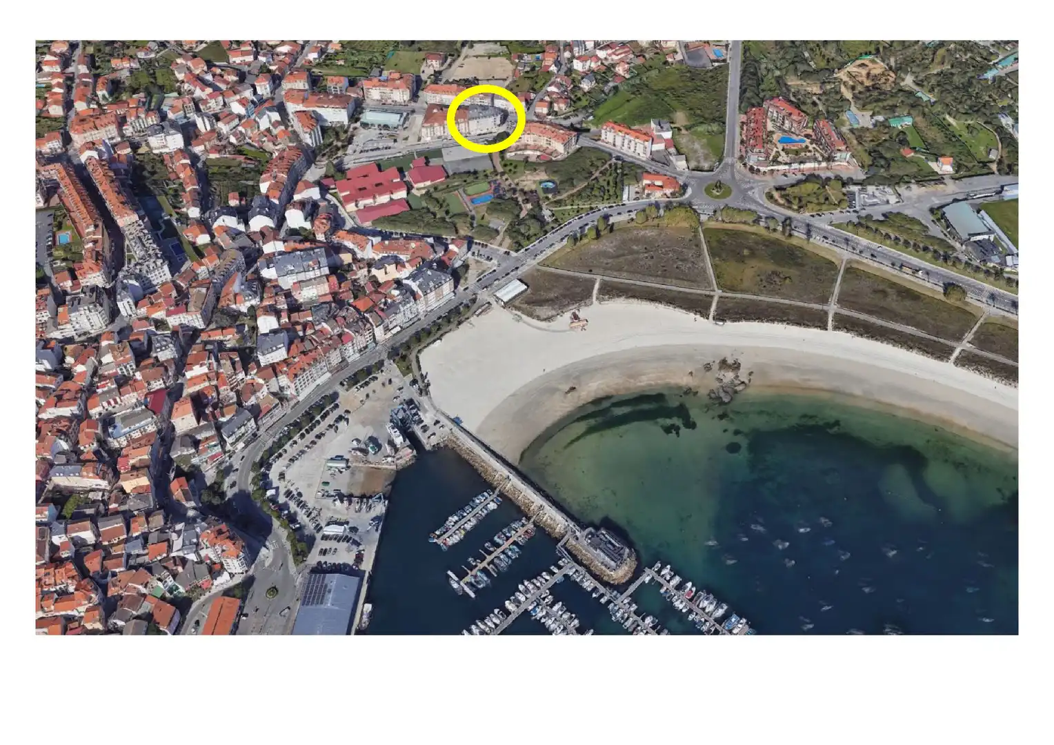 Vista exterior de Apartament en venda en Sanxenxo amb Calefacció, Terrassa i Moblat