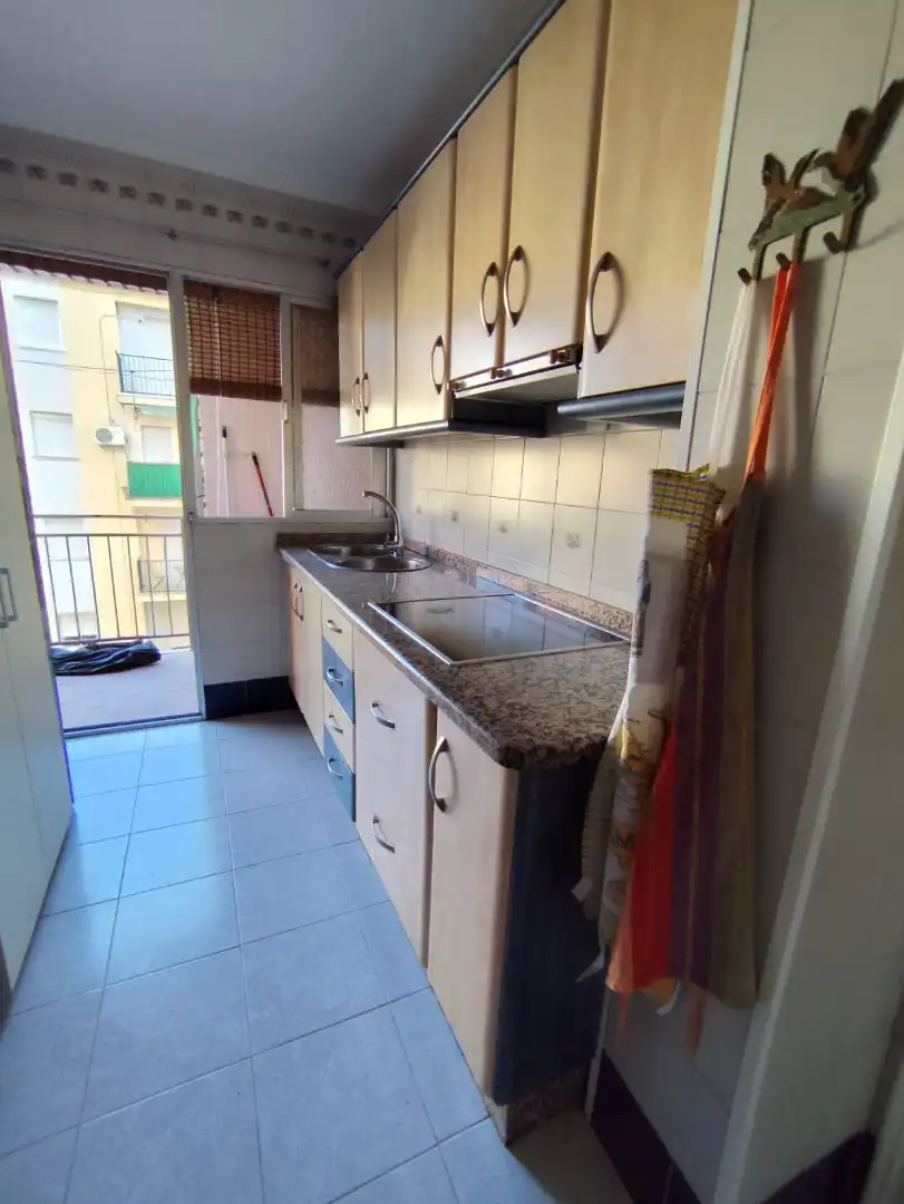 Room in Calle Virgen de la Consolación, Angustias - Chana - Encina