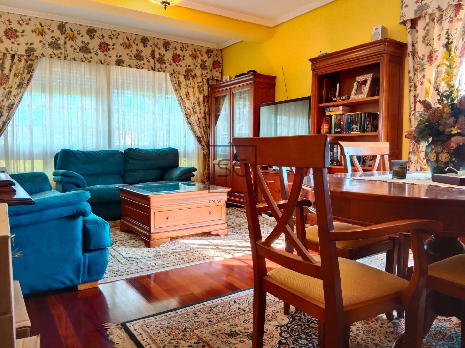 Sala d'estar de Casa o xalet de lloguer en Mugardos amb Calefacció, Jardí privat i Alarma