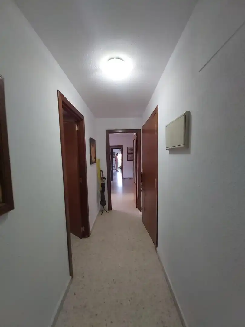 Wohnung zum Verkauf in Utrera mit Klimaanlage, Abstellraum und Möbliert