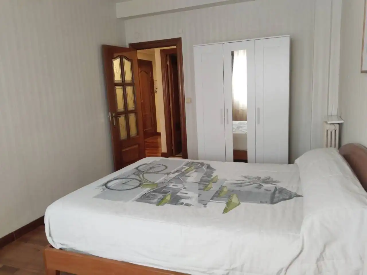 Habitación de Piso de alquiler en Burgos con Calefacción, Parquet y Amueblado