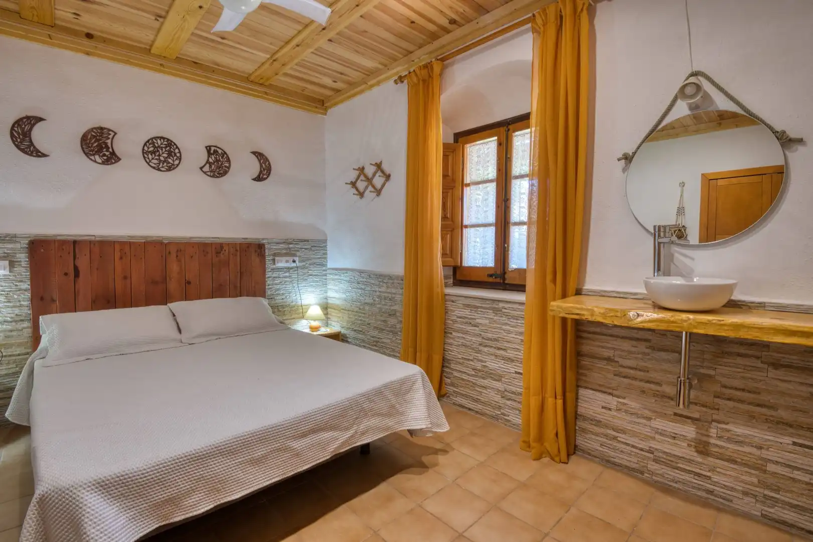 Schlafzimmer von Country house zum Verkauf in Albons mit Privatgarten, Terrasse und Schwimmbad