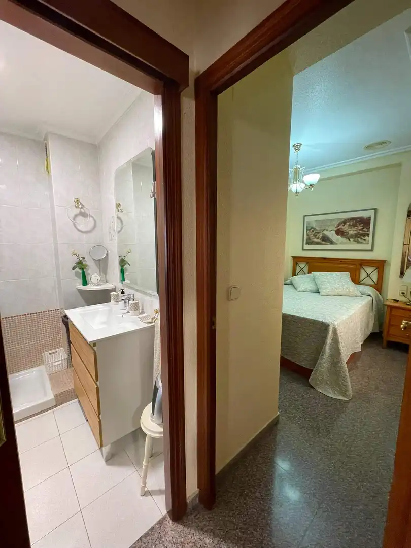 Bathroom of Flat for rent in Elche / Elx  with Air Conditioner, Heating and Furnished