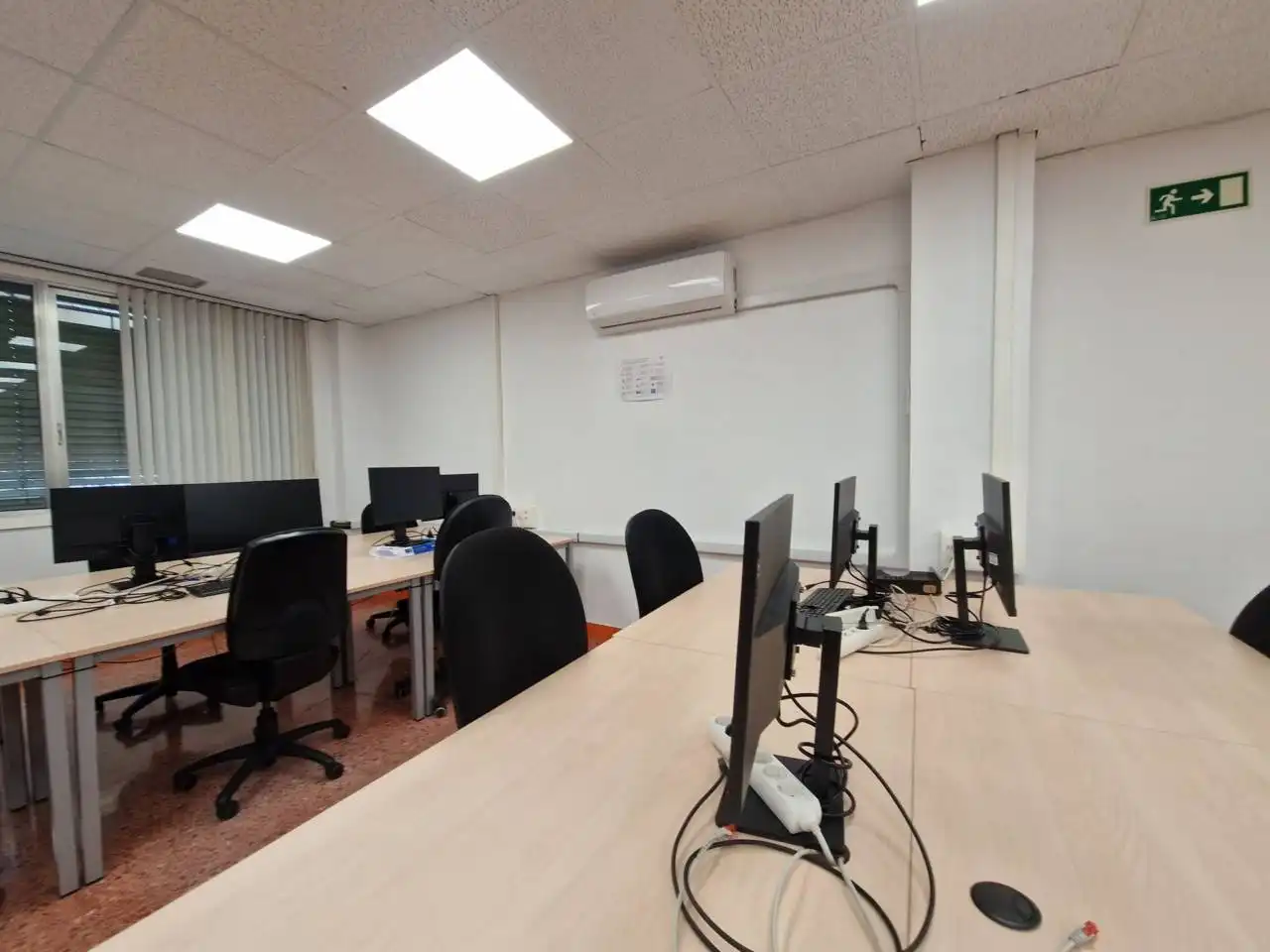 Oficina de alquiler en Bilbao  con Aire acondicionado, Calefacción y Alarma