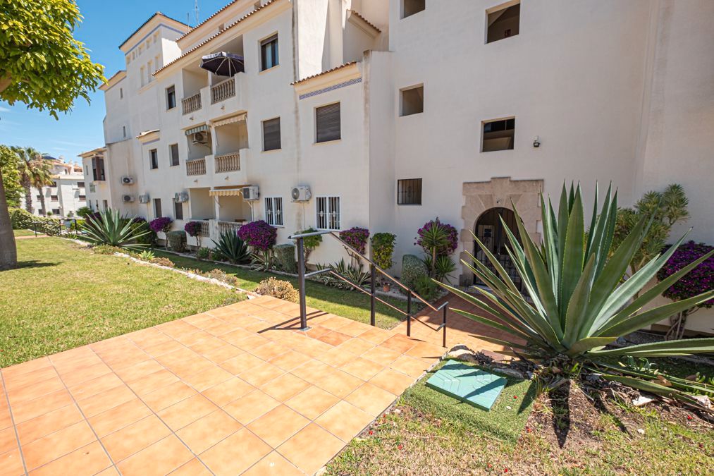 Exterior view of Apartment for sale in Orihuela  with Air Conditioner, Heating and Storage room