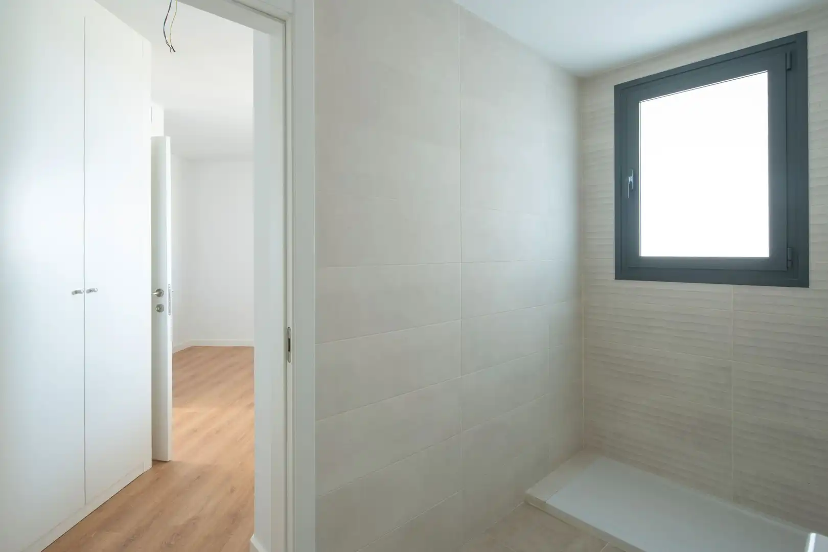 Bathroom of Flat for sale in Málaga  with Parquet flooring, Terrace and Storage room
