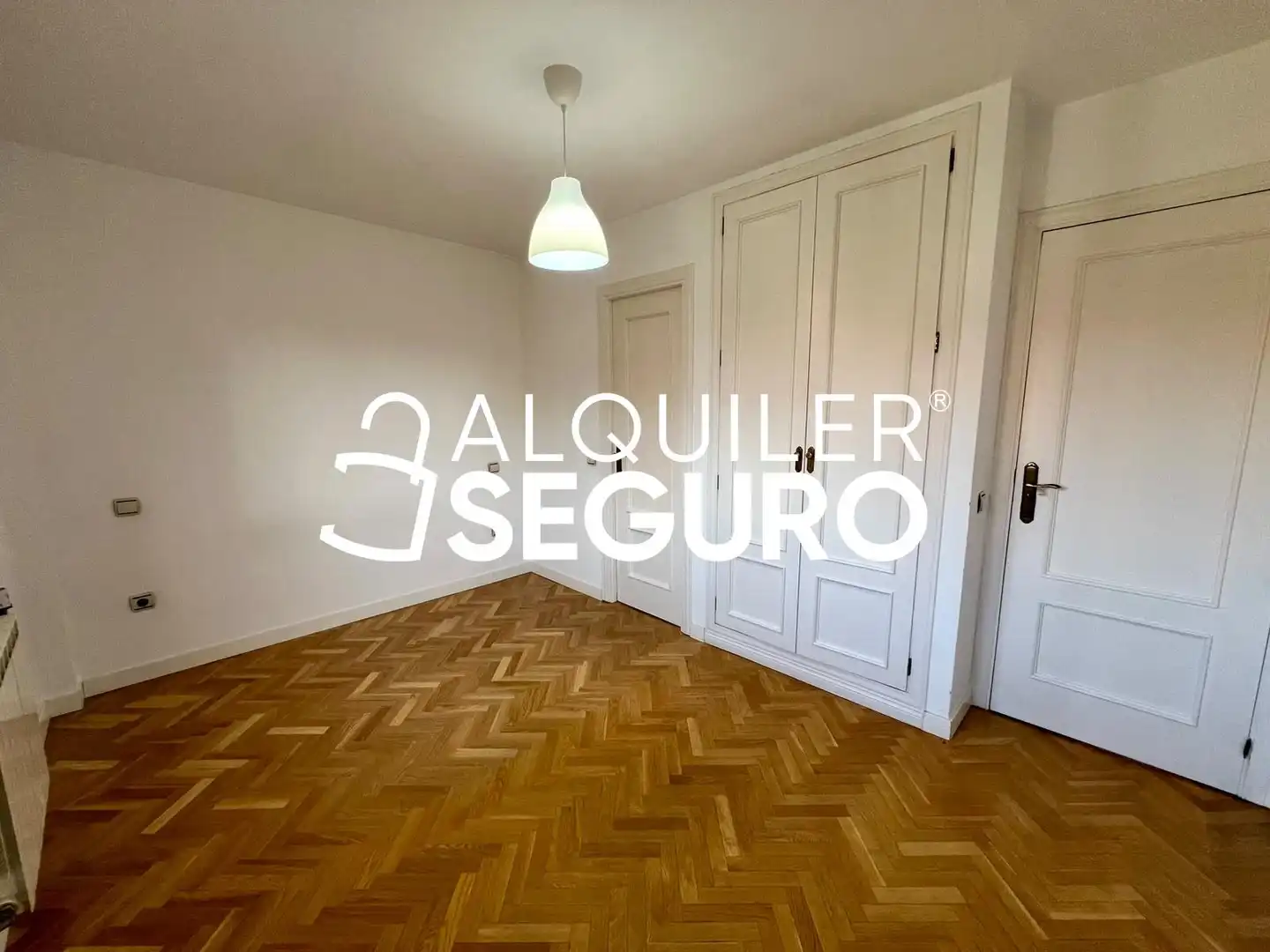 Bedroom of Flat for rent in Madrid  with Air Conditioner and Heating